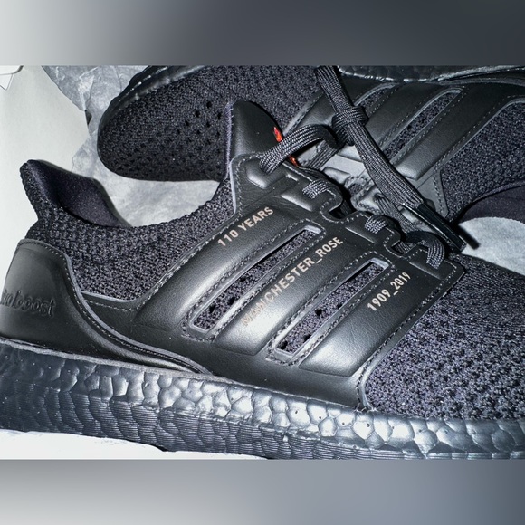 Adidas Ultraboost x Manchester United size 11.5 - Picture 4 of 7